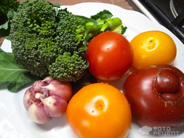 Рецепт: Салат из свежей брокколи - с помидорами и соусом терияки Рецепт: Салат из свежей брокколи - с помидорами и соусом терияки
