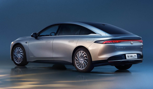 На подходе большой седан Buick Electra L7 На подходе большой седан Buick Electra L7
