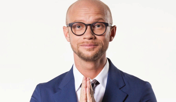 В Сети появились подробности дебоша, устроенного Хрусталевым на борту самолета В Сети появились подробности дебоша, устроенного Хрусталевым на борту самолета