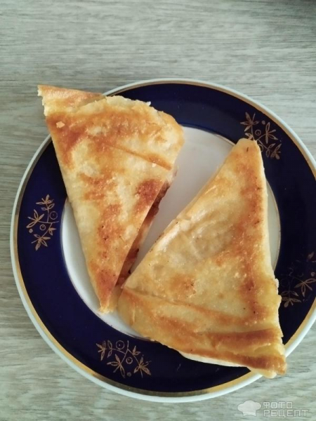 Рецепт: Лепешки с начинкой из пюре картофеля - По-домашнему на сковороде. Рецепт: Лепешки с начинкой из пюре картофеля - По-домашнему на сковороде.