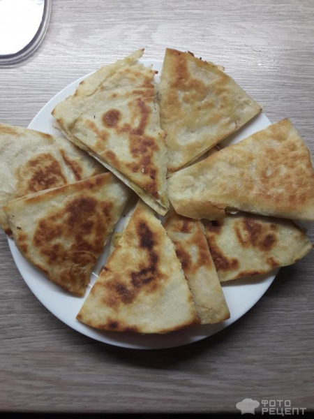 Рецепт: Лепешки с начинкой из пюре картофеля - По-домашнему на сковороде. Рецепт: Лепешки с начинкой из пюре картофеля - По-домашнему на сковороде.