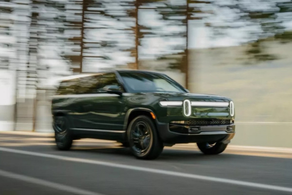 Четырехмоторные Rivian R1S и R1T Quad возвращаются Четырехмоторные Rivian R1S и R1T Quad возвращаются