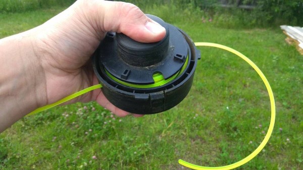 Даже не нужно обливать сорняки: этот «помощник» уберет проблему всего за 1 секунду Даже не нужно обливать сорняки: этот «помощник» уберет проблему всего за 1 секунду