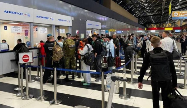 Большинство вчерашних рейсов из Шереметьево улетели сегодня ночью Большинство вчерашних рейсов из Шереметьево улетели сегодня ночью