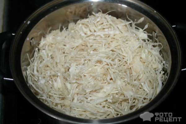 Рецепт: Капустные оладьи - под сливочно-грибным соусом Рецепт: Капустные оладьи - под сливочно-грибным соусом