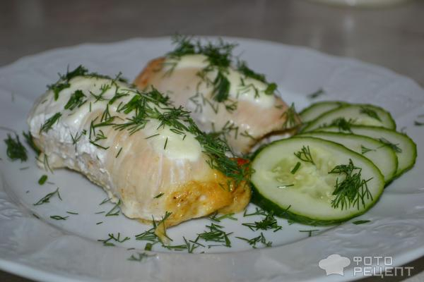 Рецепт: Рулетики из куриного филе - С сыром, творогом, пряностями и сметаной Рецепт: Рулетики из куриного филе - С сыром, творогом, пряностями и сметаной