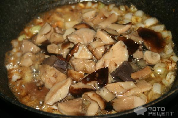 Рецепт: Капустные оладьи - под сливочно-грибным соусом Рецепт: Капустные оладьи - под сливочно-грибным соусом