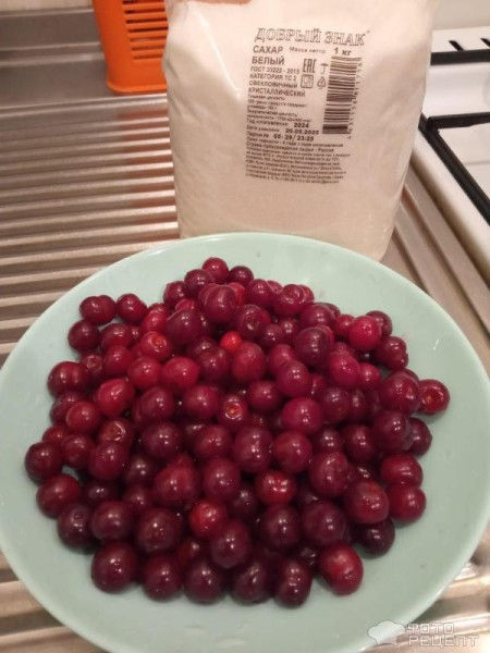 Рецепт: Вишневое варенье - Одновременно готовим два продукта! Рецепт: Вишневое варенье - Одновременно готовим два продукта!