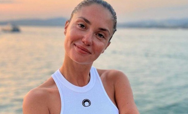 Агата Муцениеце испугала поклонников лысой головой Агата Муцениеце испугала поклонников лысой головой