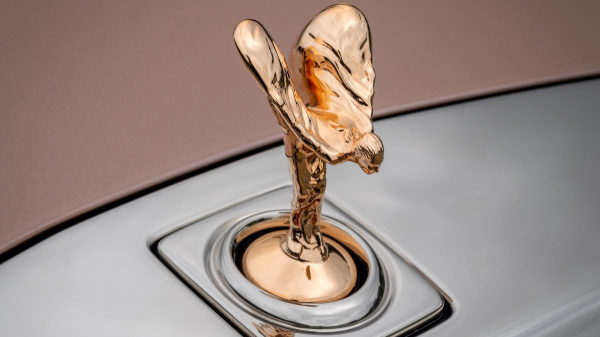 Rolls-Royce Phantom Dentelle примерил кружевной интерьер Rolls-Royce Phantom Dentelle примерил кружевной интерьер