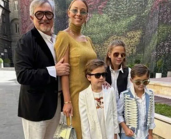 В Сети появились слухи о разводе Дмитрия и Полины Дибровых В Сети появились слухи о разводе Дмитрия и Полины Дибровых