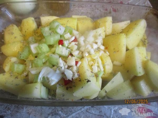 Рецепт: Картофель с фрикадельками в духовке - под соусом Рецепт: Картофель с фрикадельками в духовке - под соусом