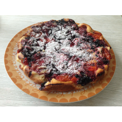 Рецепт: Пирог с замороженными ягодами - и творогом Рецепт: Пирог с замороженными ягодами - и творогом