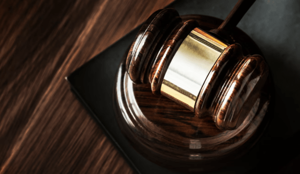 Пассажиры заплатят «Победе» полмиллиона рублей за шутки о бомбах Пассажиры заплатят «Победе» полмиллиона рублей за шутки о бомбах