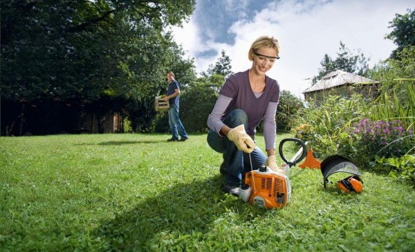 Даже не нужно обливать сорняки: этот «помощник» уберет проблему всего за 1 секунду Даже не нужно обливать сорняки: этот «помощник» уберет проблему всего за 1 секунду