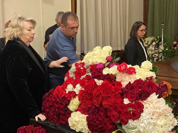 Александр Митта ушел под аплодисменты