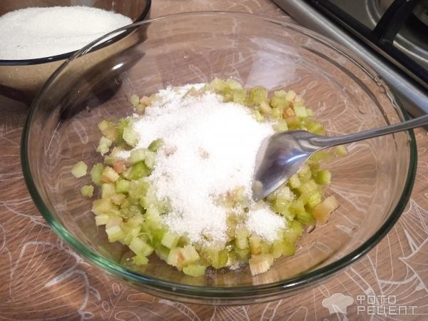 Рецепт: Сезонный пирог из ревеня - в стиле манника, вкусно по домашнему Рецепт: Сезонный пирог из ревеня - в стиле манника, вкусно по домашнему