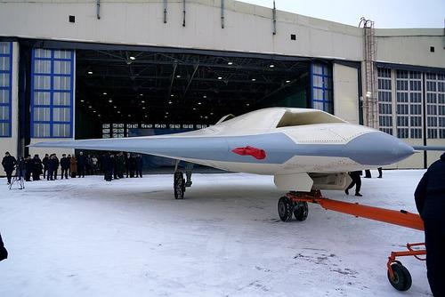 Беспилотник С-70 «Охотник» выпустят на год раньше и опробуют в зоне СВО Беспилотник С-70 «Охотник» выпустят на год раньше и опробуют в зоне СВО