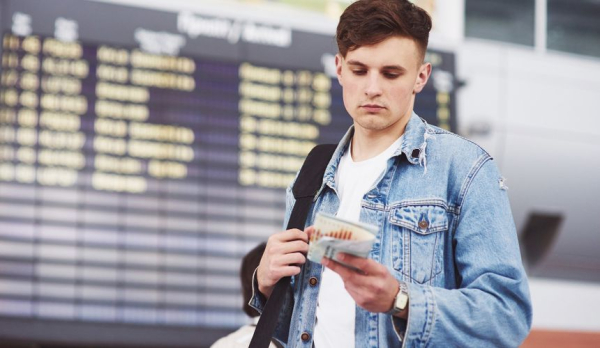 Депутаты предложили отдельные стойки регистрации в аэропортах для пассажиров с маленькими детьми  Депутаты предложили отдельные стойки регистрации в аэропортах для пассажиров с маленькими детьми