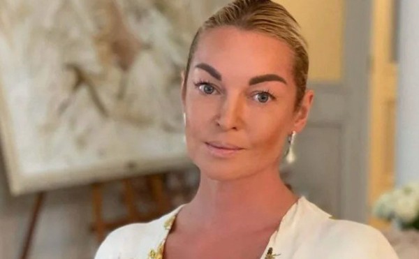 Алана Мамаева посоветовала Волочковой сделать подтяжку лица Алана Мамаева посоветовала Волочковой сделать подтяжку лица