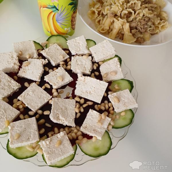 Рецепт: Закуска из печеной свеклы с сыром из ряженки и кедровыми орехами - Вкусная и полезная ПП-закуска всего из трех ингредиентов. Рецепт: Закуска из печеной свеклы с сыром из ряженки и кедровыми орехами - Вкусная и полезная ПП-закуска всего из трех ингредиентов.
