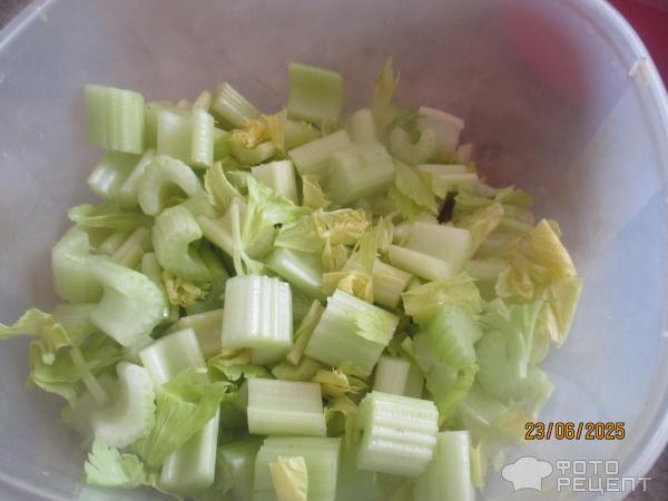 Рецепт: Маринованный сельдерей (с овощами) - как закуска Рецепт: Маринованный сельдерей (с овощами) - как закуска