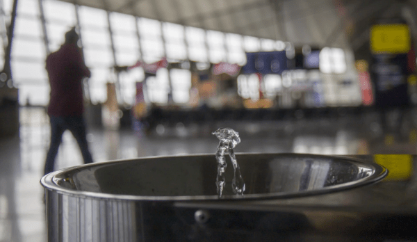 «Народный фронт» обратил внимание на работу авиакомпаний и воду в аэропортах