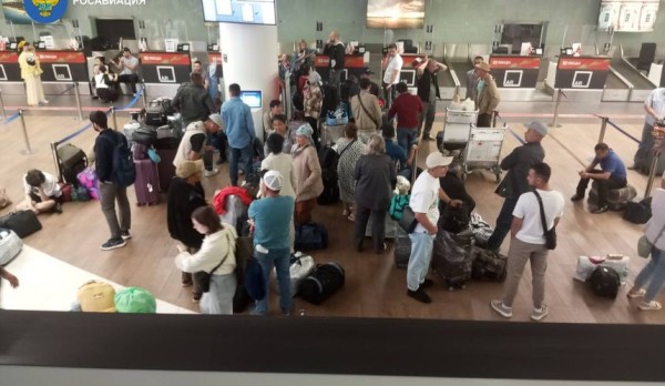 Из-за «ковра» на полтора суток туристы из Нижнего Новгорода застряли в Турции и в Москве Из-за «ковра» на полтора суток туристы из Нижнего Новгорода застряли в Турции и в Москве