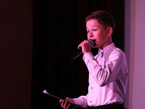 Героями юных режиссеров становятся мечтающие о лайках блогеры