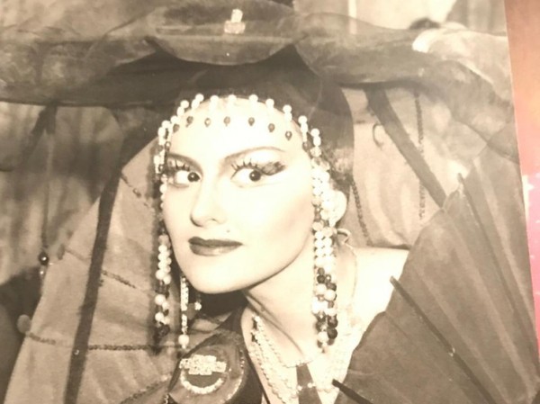 Марина Есипенко отмечает лучшие роли в театральной ретроспективе