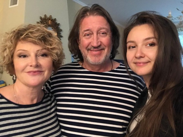 Марина Есипенко отмечает лучшие роли в театральной ретроспективе