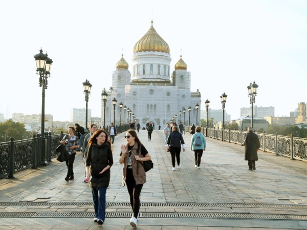Москвич восемь лет ищет женщину, в которую влюбился у храма Христа Спасителя