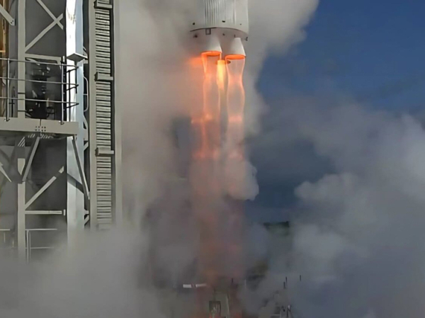 Первая запущенная в космос ракета враждебной страны быстро потерпела крушение