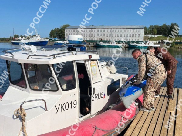 Шторм в Белом море разбросал байдарочников по островам