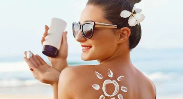 Солнце, море и крем: 5 главных правил выбора защиты с SPF для взрослых и детей Солнце, море и крем: 5 главных правил выбора защиты с SPF для взрослых и детей