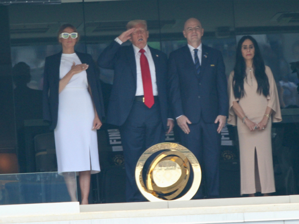 Трамп присвоил кубок клубного чемпионата мира по футболу