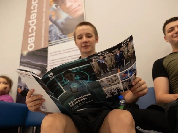 В Москве зафиксирован рекордный рост интереса девятиклассников к колледжам: выбор в пользу быстрого старта в профессии
