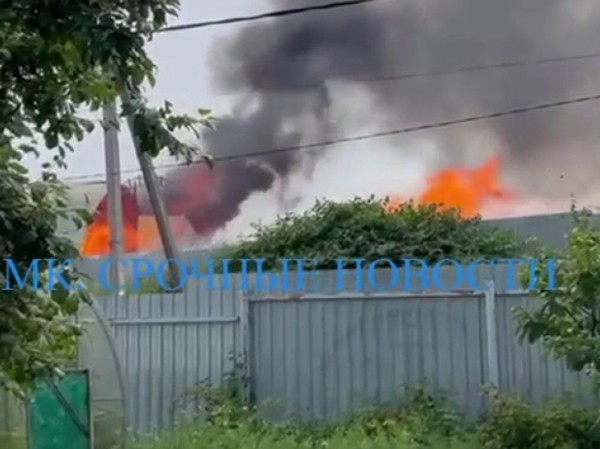 Вспыхнувший в Новой Москве склад чуть было не спалил деревню