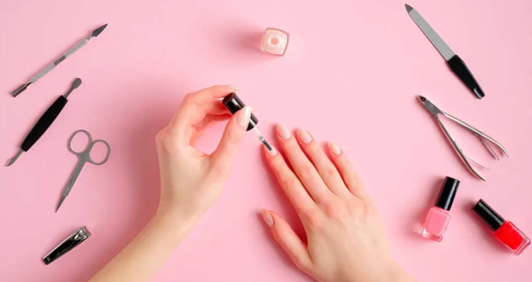 Здоровье и красота ногтей: неожиданные факты о самостоятельном маникюре дома Здоровье и красота ногтей: неожиданные факты о самостоятельном маникюре дома