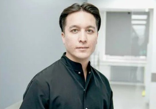 Тимур Хайдаров пообещал Елене Товстик сделать бесплатную пластическую операцию Тимур Хайдаров пообещал Елене Товстик сделать бесплатную пластическую операцию