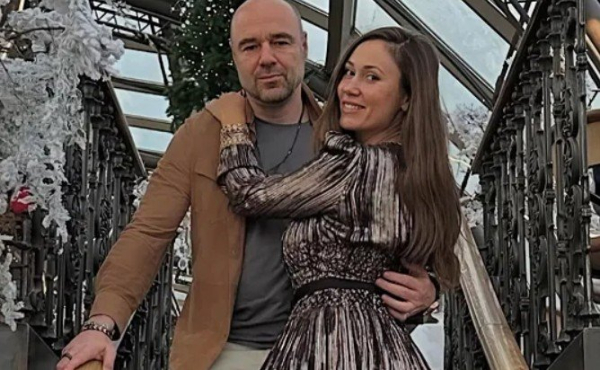 Лариса Долина отреагировала на скандал в семье Елены и Романа Товстик Лариса Долина отреагировала на скандал в семье Елены и Романа Товстик