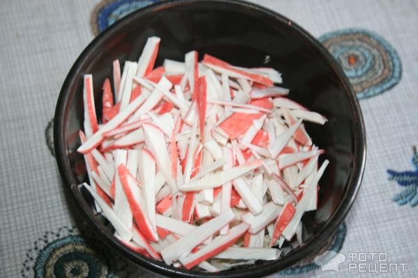 Рецепт: Салат из капусты и крабовых палочек - легкий летний вариант Рецепт: Салат из капусты и крабовых палочек - легкий летний вариант