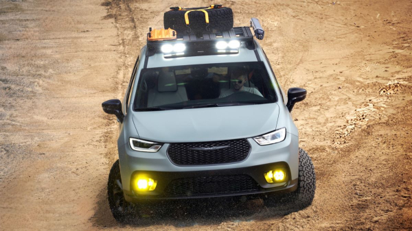Минивэн Chrysler Pacifica подготовлен для бездорожья Минивэн Chrysler Pacifica подготовлен для бездорожья