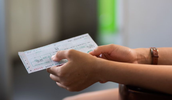 Туристы требуют компенсацию от туроператора за самостоятельное возвращение в Россию Туристы требуют компенсацию от туроператора за самостоятельное возвращение в Россию