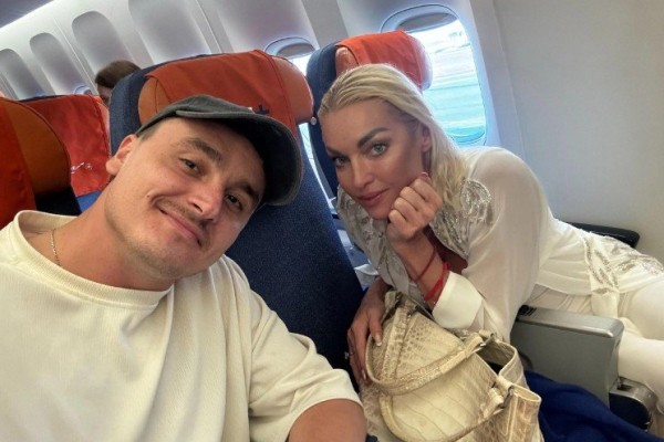 Анастасия Волочкова прокомментировала поведение на борту самолета Анастасия Волочкова прокомментировала поведение на борту самолета