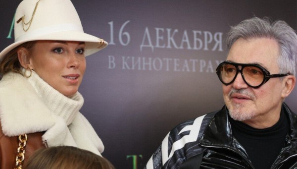 Эвелина Бледанс поддержала супругу Дмитрия Диброва Эвелина Бледанс поддержала супругу Дмитрия Диброва