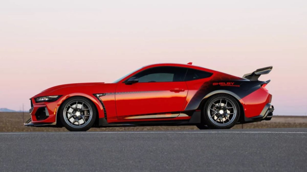 Представлен трековый суперкар Shelby Super Snake-R Представлен трековый суперкар Shelby Super Snake-R