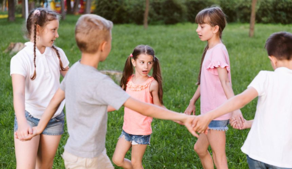 В детских лагерях могут запретить смартфоны В детских лагерях могут запретить смартфоны