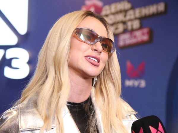 Anna Asti призналась, что она пока не по девочкам