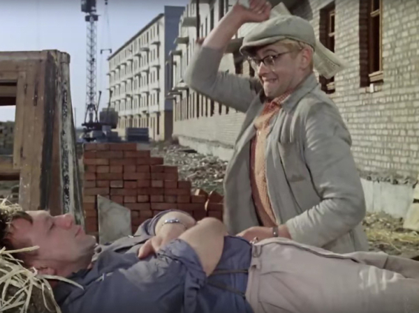 Что написано через «Ы»: в комедии про Шурика обнаружились «секретные» издевки Гайдая